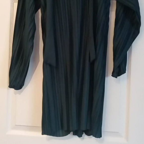 loose Dress - Picture 3 of 3